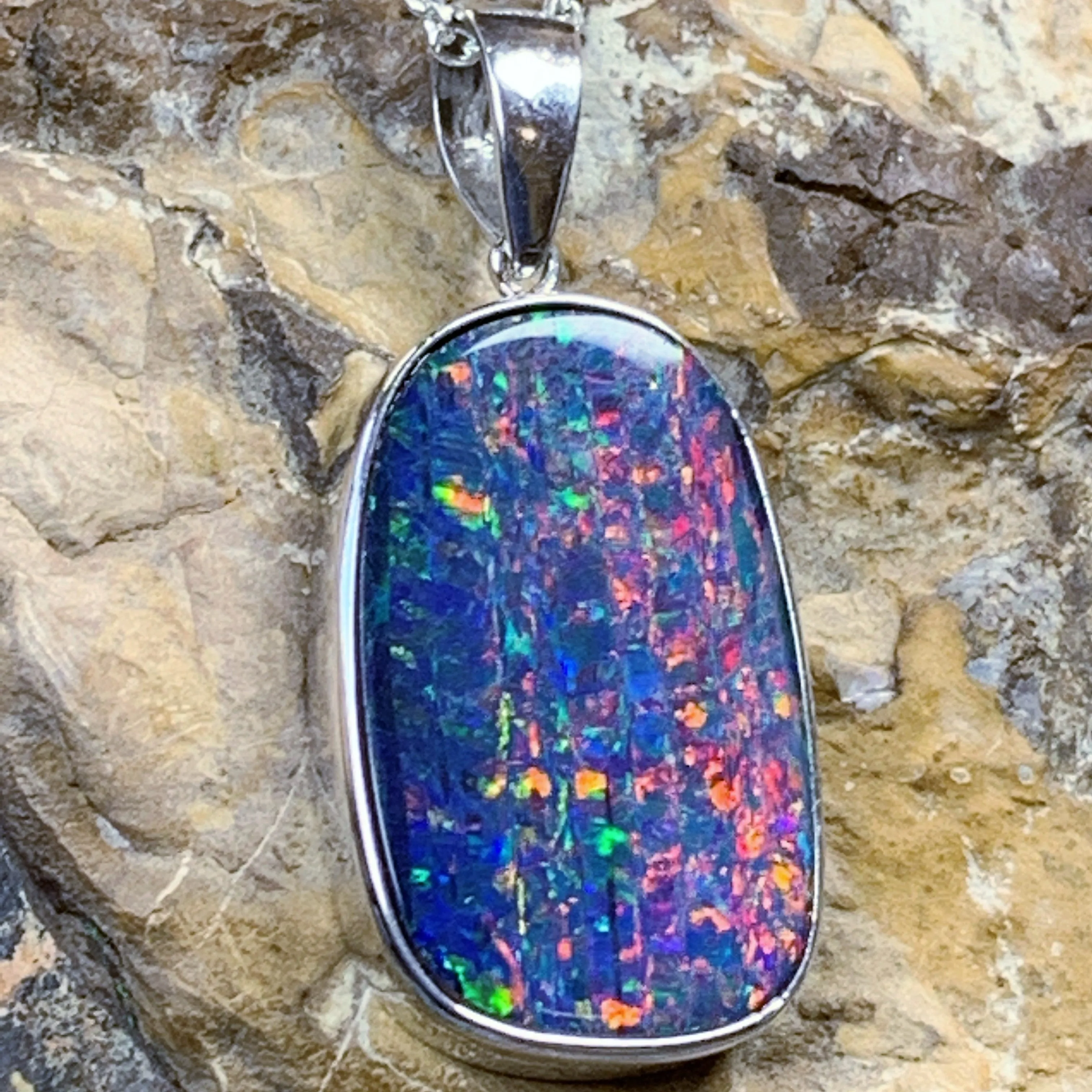 14kt White Gold pendant 9.15ct Australian Opal doublet Red Blue Green