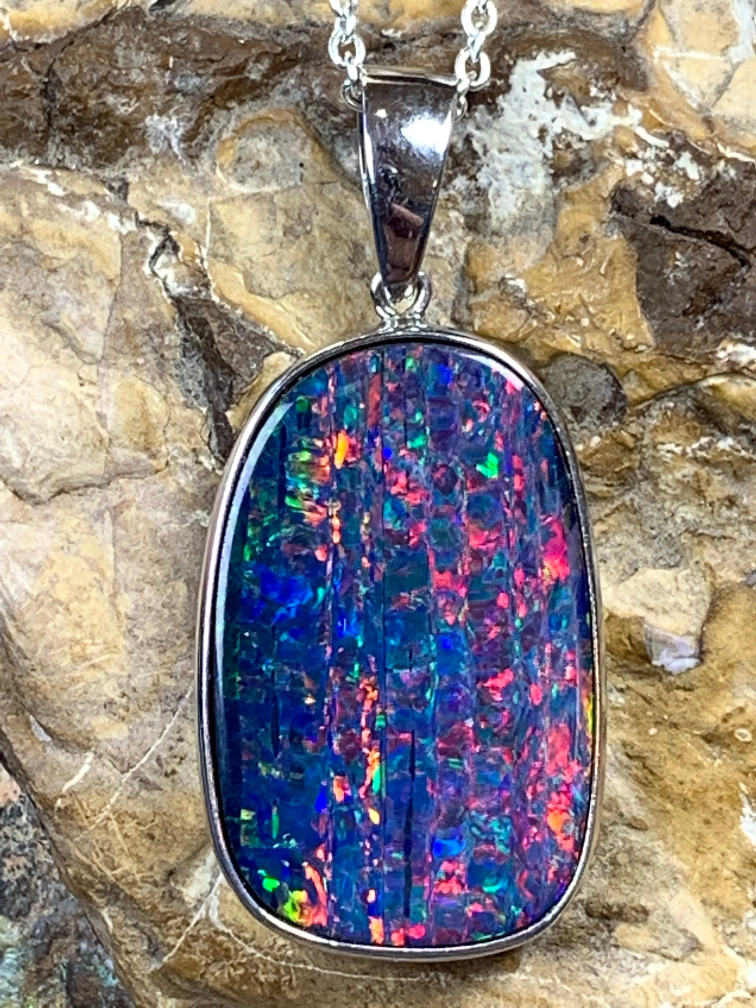 14kt White Gold pendant 9.15ct Australian Opal doublet Red Blue Green