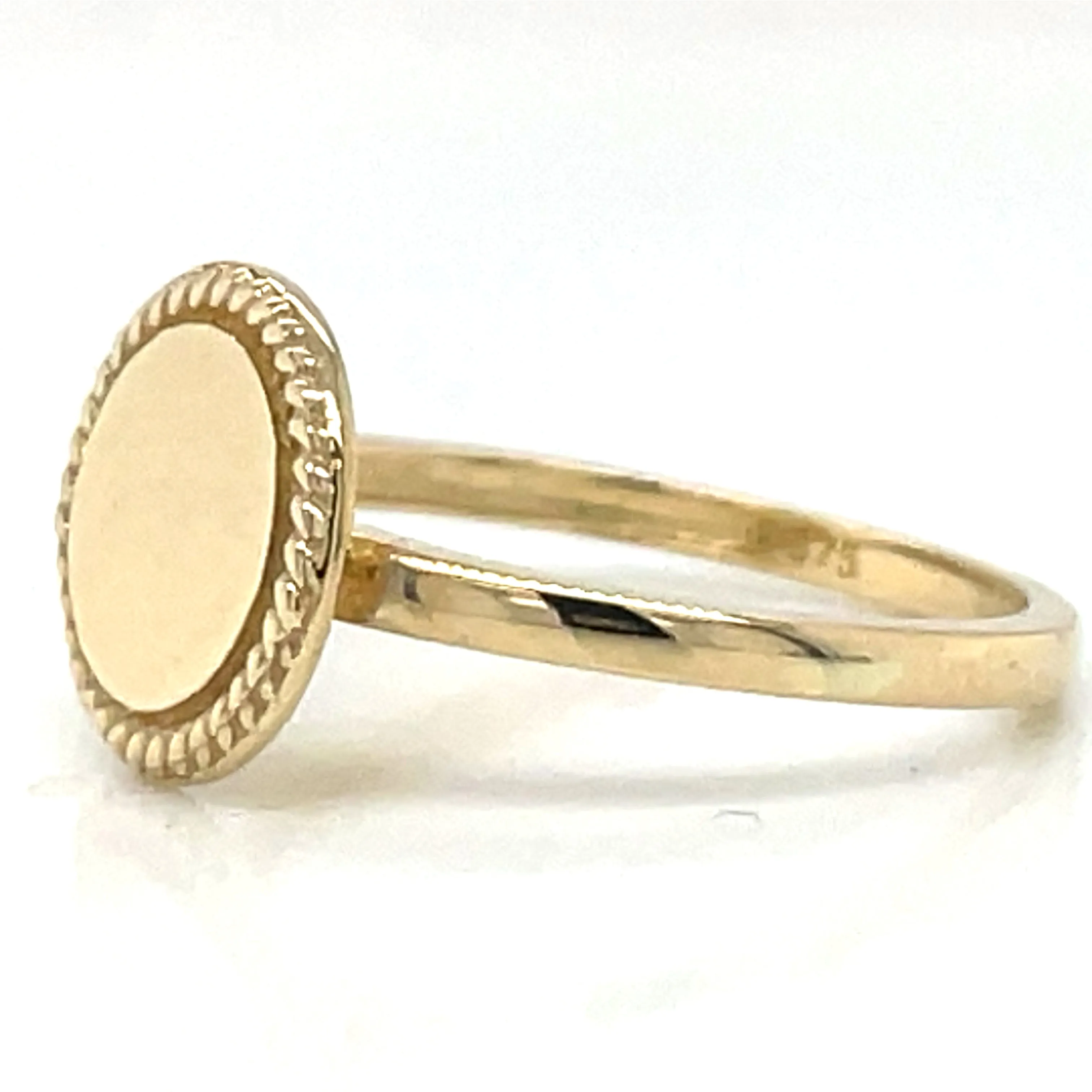 9ct Yellow Gold Twisted Flat Edge Circle Signet Ring