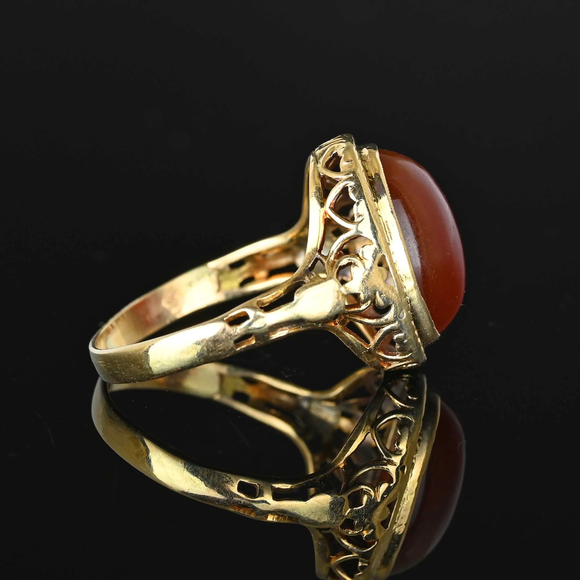 Antique Gold Cabochon Carnelian Ring