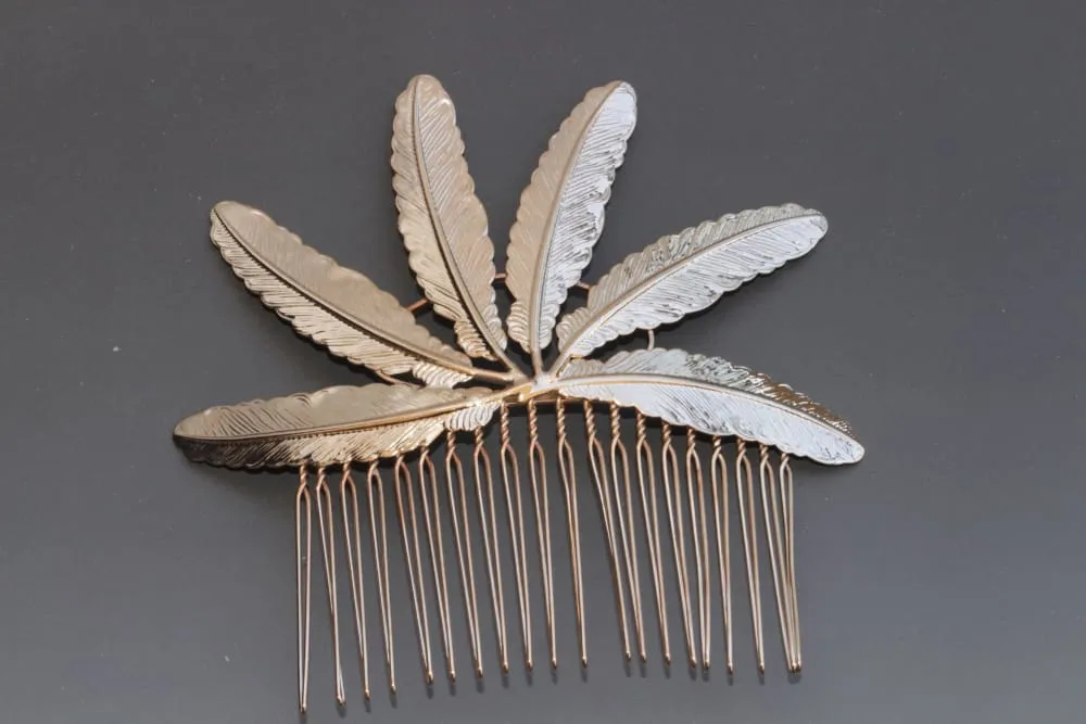 FEATHER HAIR COMB