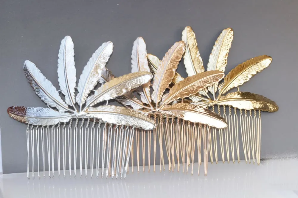 FEATHER HAIR COMB