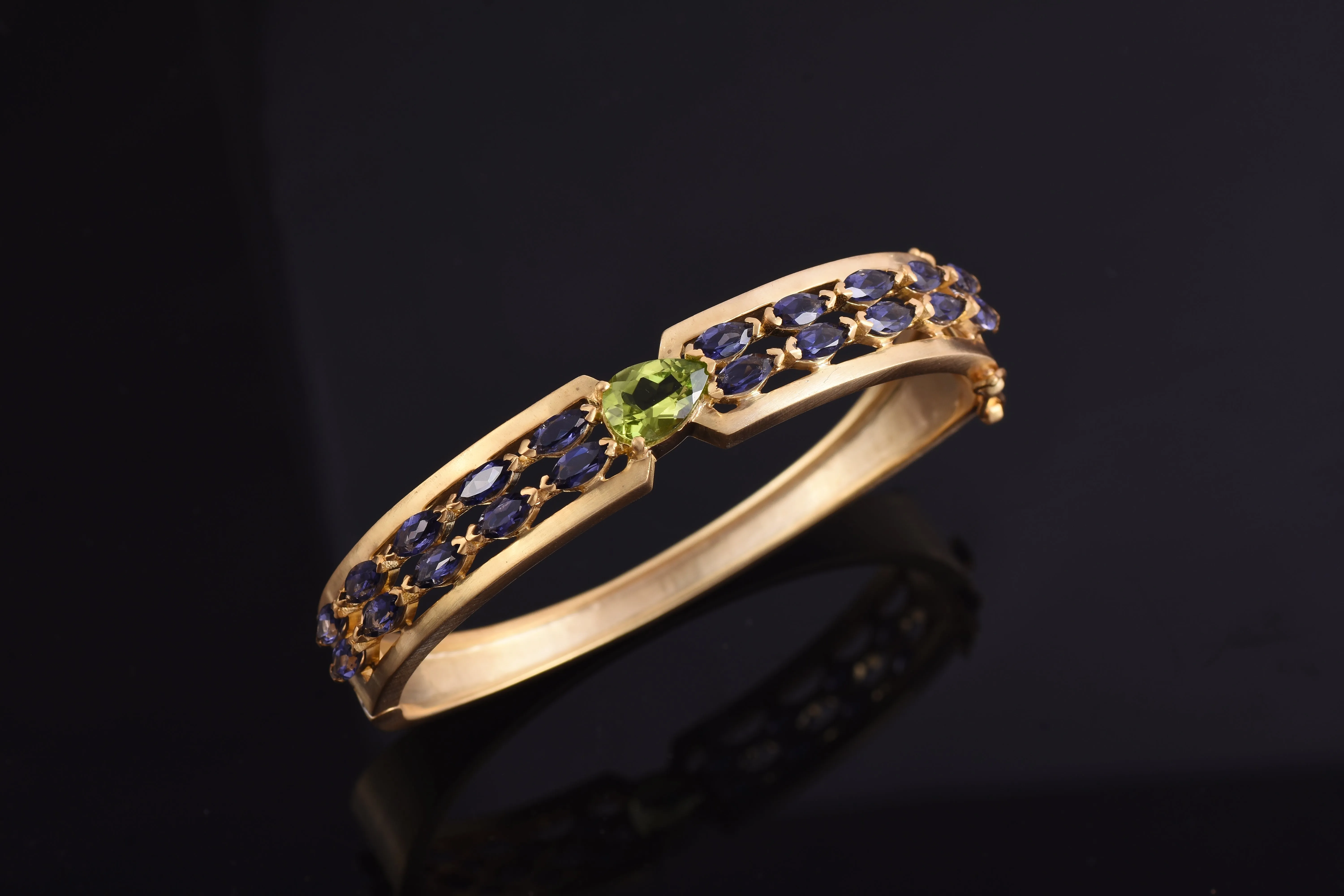 Iolite Openable Silver Bangle Bracelet With Peridot