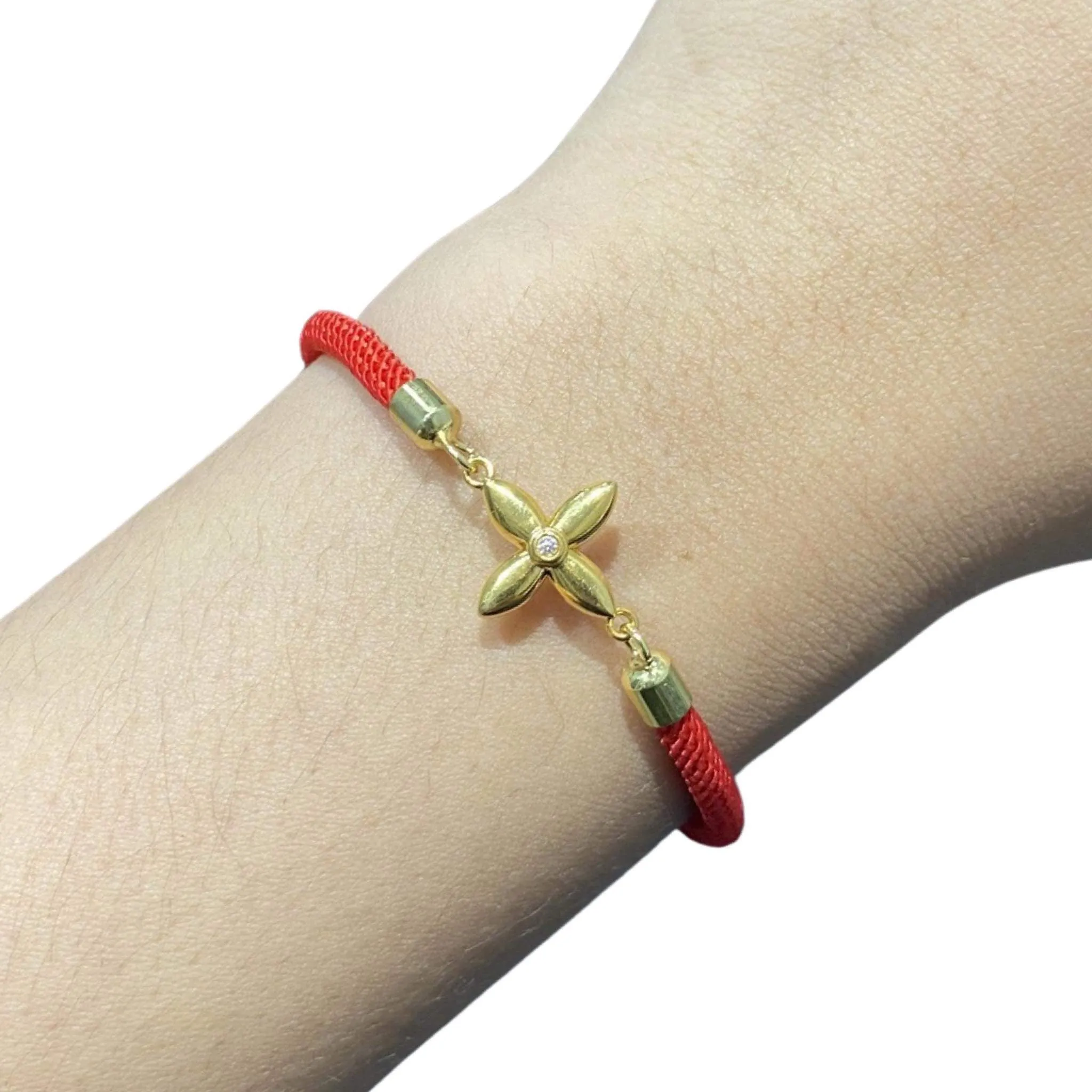 #LoveLVNA | 18kt Golden Clover Center Adjustable Red String Bracelet (FREE ₱10,000 LVNA GCs   24kt Golden Boat worth ₱5,899!)