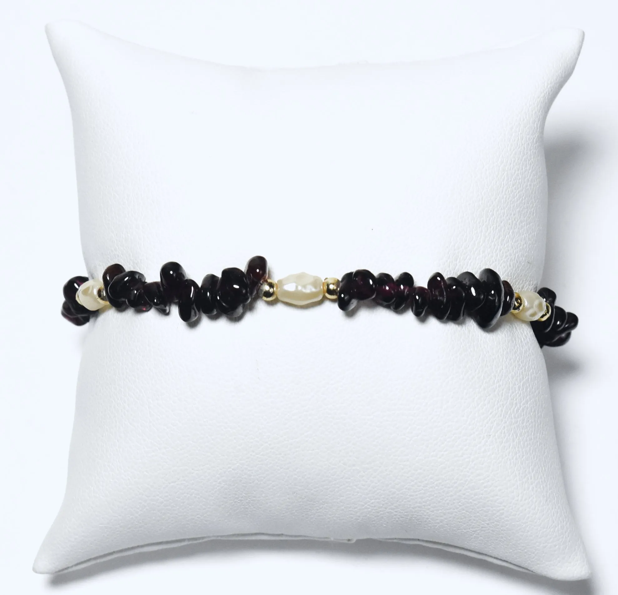 Red Garnet and Freshwater Pearl Beaded Bracelet