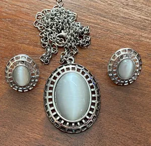 Silver Tone Faux Moonstone Cabochon Necklace and Earrings Jewelry Set