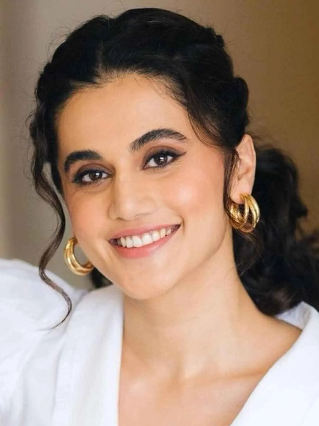 Taapsee Pannu In Gold Triple Hoop Earrings